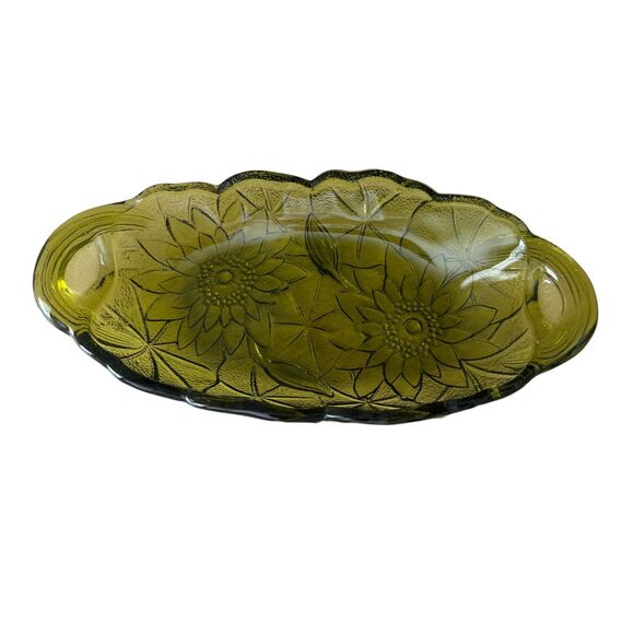 Vintage Green Glass Sunflower Serving Dish – Handled Pressed Relish Tray 1970s - Picture 2 of 3